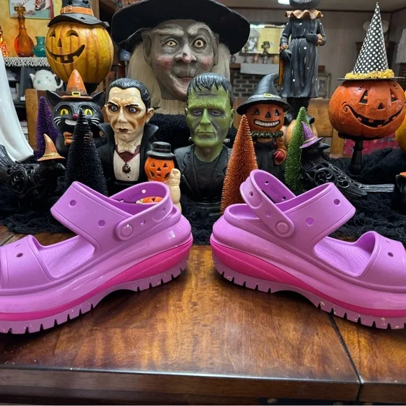CROCS Mega Crush Women's Platform Sandals in Vibrant Purple size 8 - Picture 2 of 4